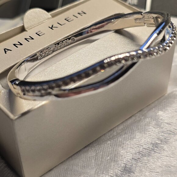 Anne Klein Bracelet - Picture 6 of 6